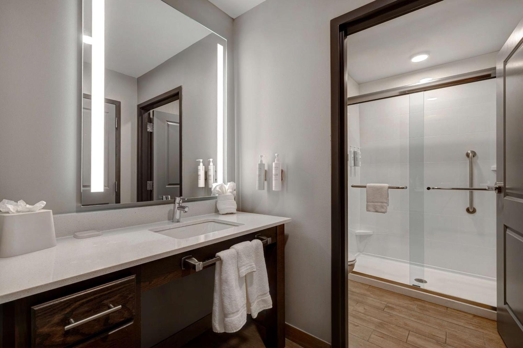 Homewood Suites By Hilton Oak Creek Milwaukee Exterior foto